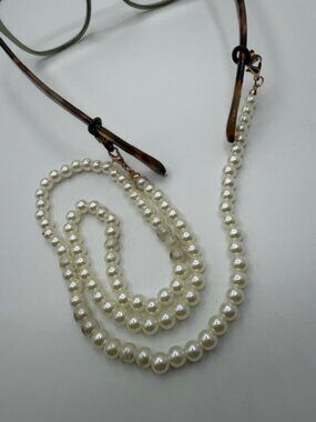 PEARL EYEGLASS CHAIN STRAP